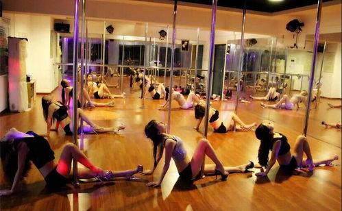 成人舞蹈大型道具视频,揭秘成人舞蹈大型道具的奇幻魅力