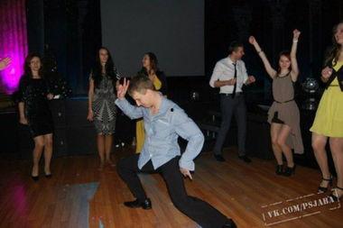 老外成人跳跳杆图片视频