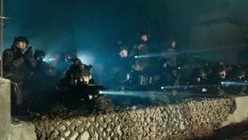 武器变成人的视频,从冷兵器到热武器的人性觉醒之旅